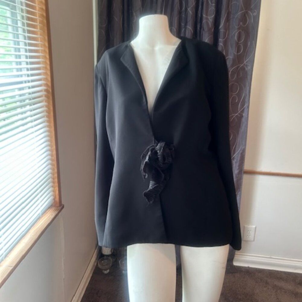 Jones Studio Separates Black tie front blazer, size 14
